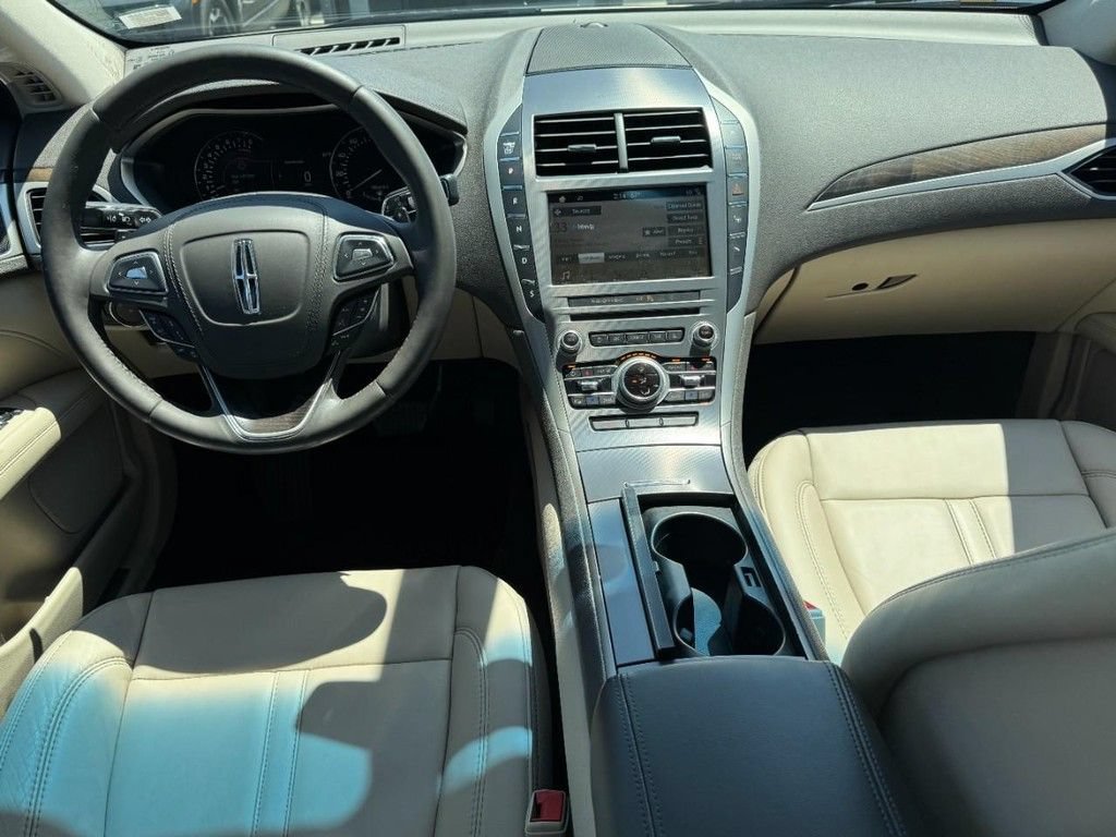 Used 2017 Lincoln MKZ Select w/ Technology Package FWD image 12