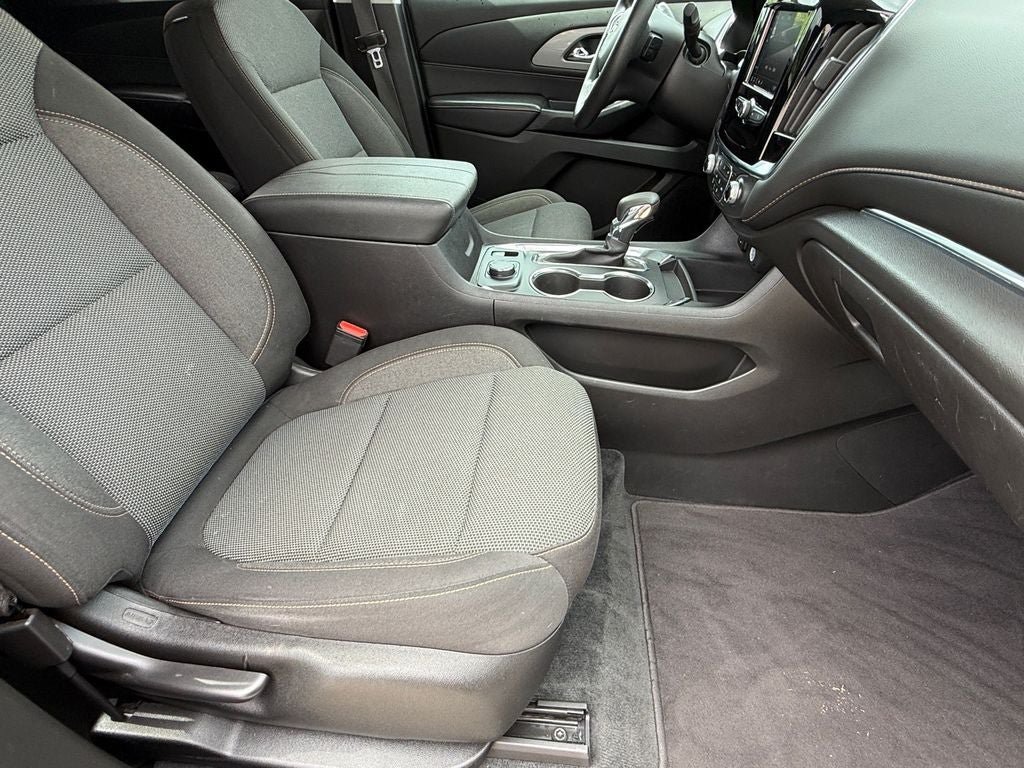Used 2021 Chevrolet Traverse LS AWD/4WD image 10