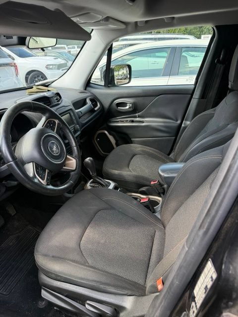 Used 2016 Jeep Renegade 75th Anniversary FWD image 6