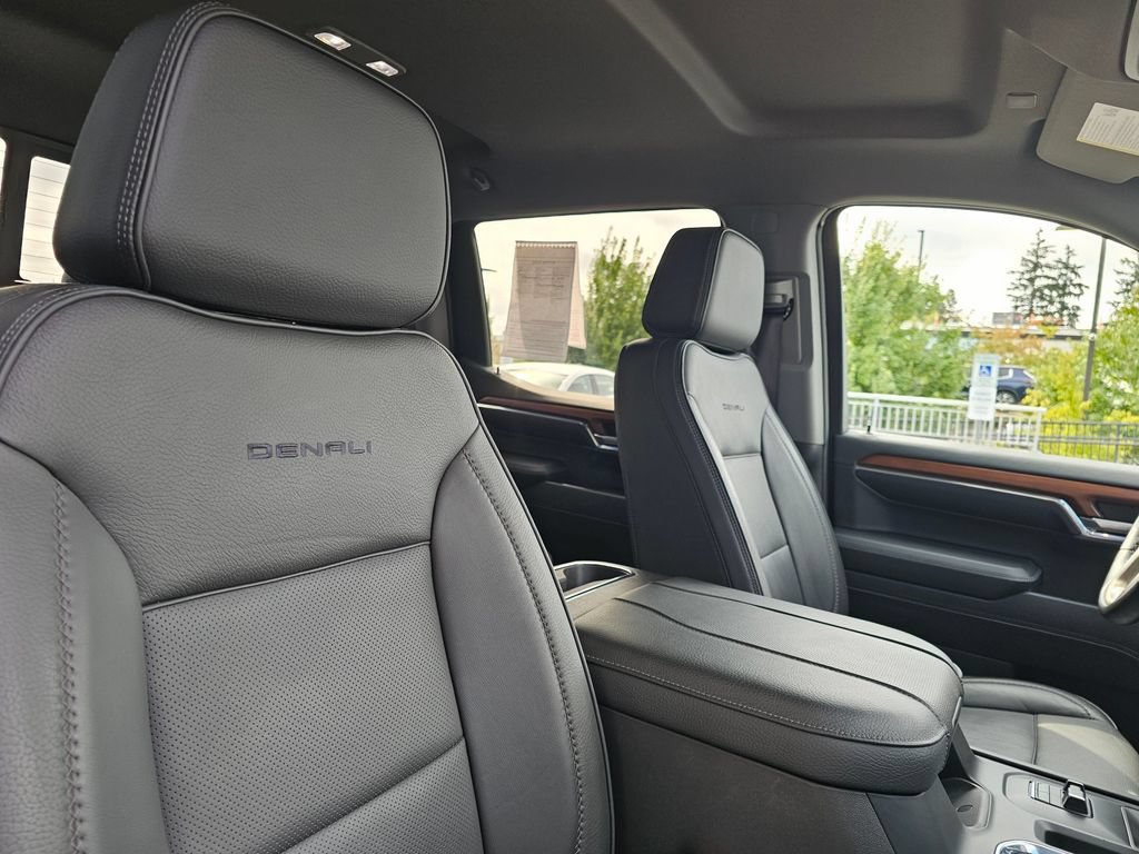 Used 2023 GMC Sierra 1500 Denali w/ Technology Package AWD/4WD image 13