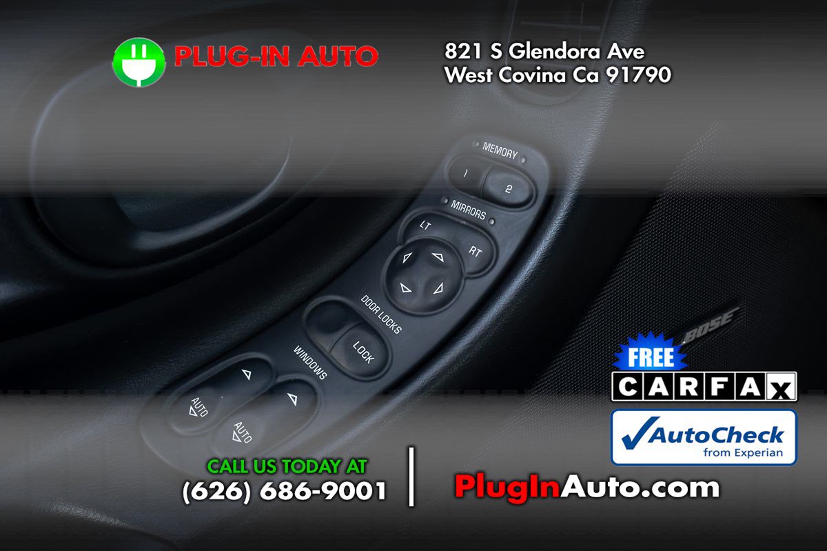 Used 2000 Chevrolet Corvette Coupe w/ Roof Pkg image 19