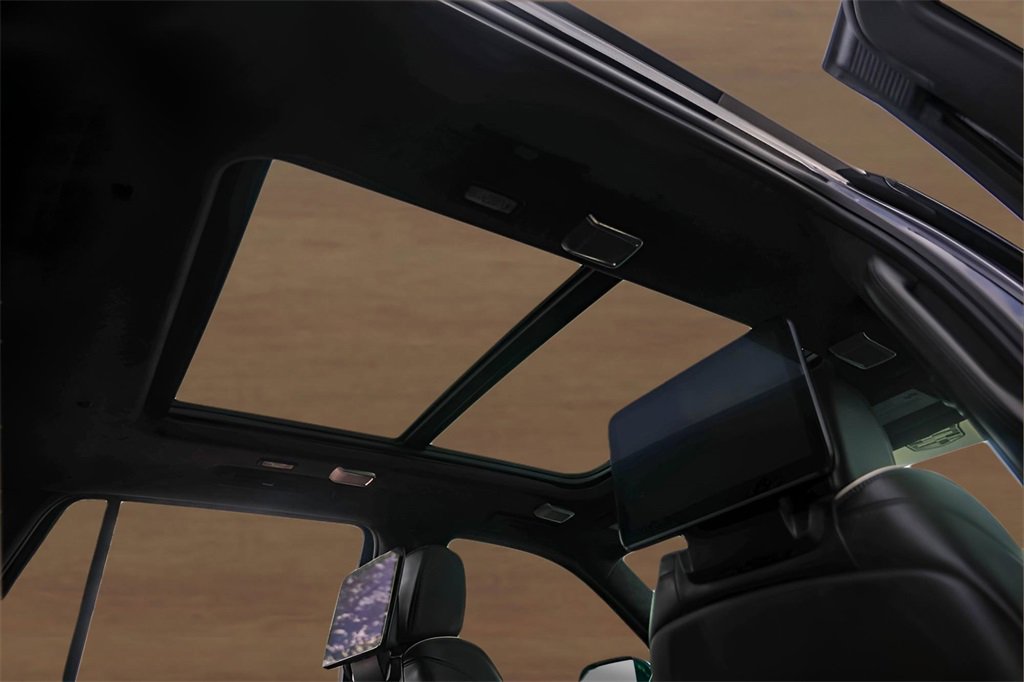 Certified 2025 Cadillac Escalade Sport Platinum w/ LPO, ONYX Package image 34