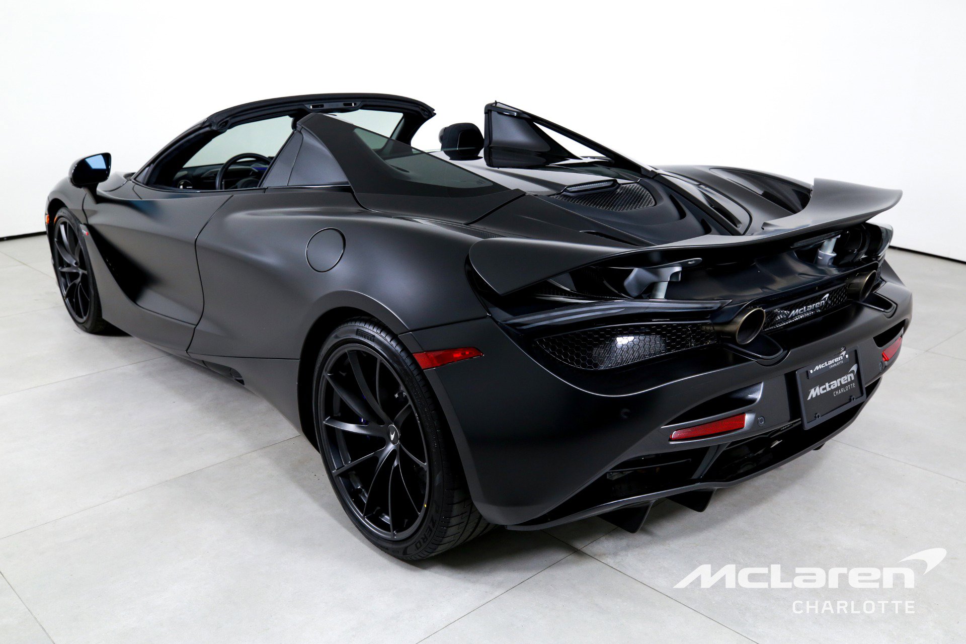 Used 2022 McLaren 720S Spider RWD image 8
