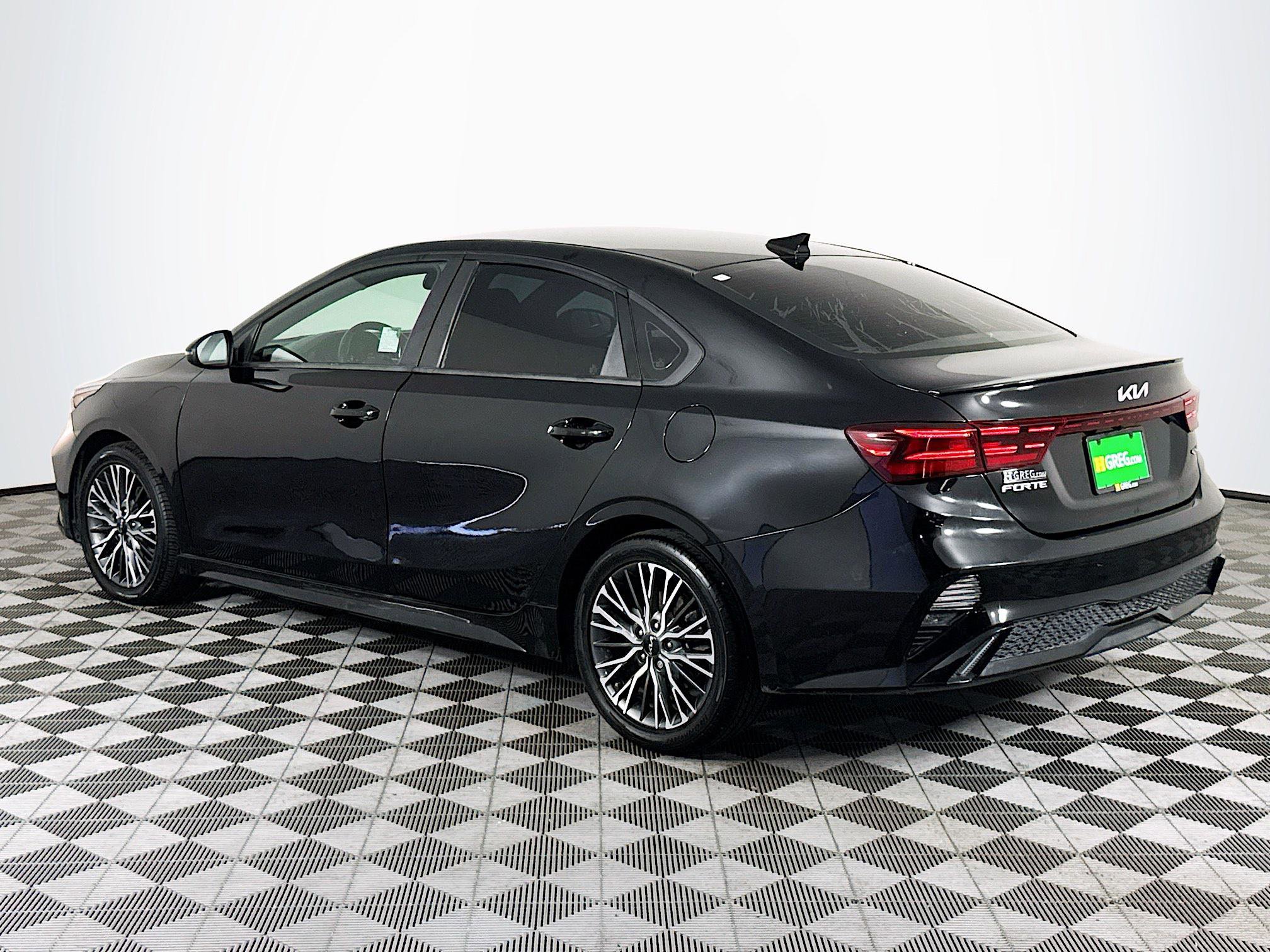 Used 2022 Kia Forte GT-Line w/ GT-Line Technology Package FWD image 6