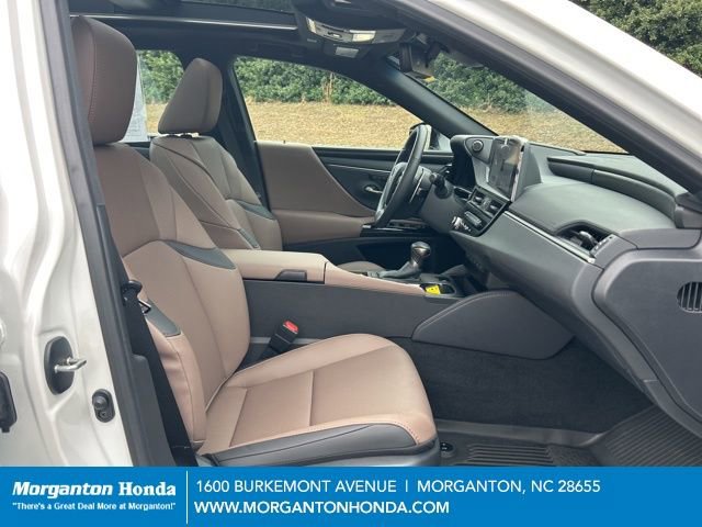 Used 2025 Lexus ES 350 w/ Premium Package image 41