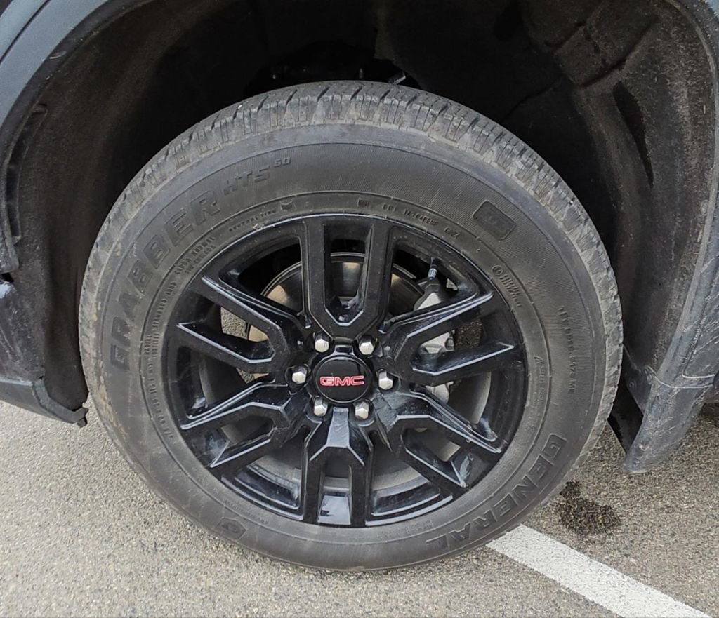 Used 2024 GMC Sierra 1500 Elevation RWD image 2