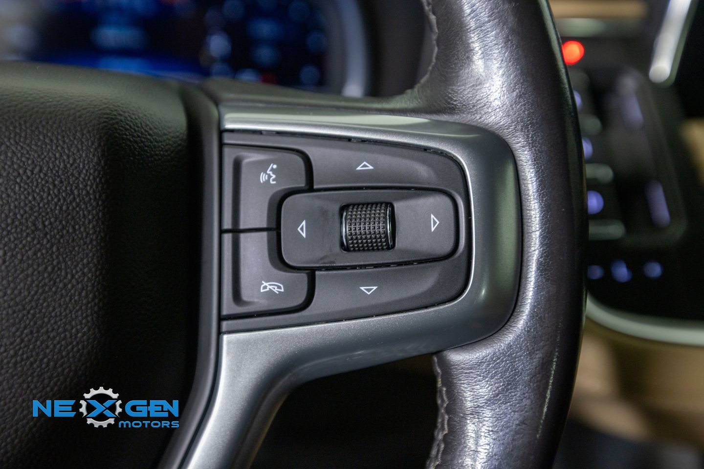 Used 2022 Chevrolet Suburban Premier AWD/4WD image 15