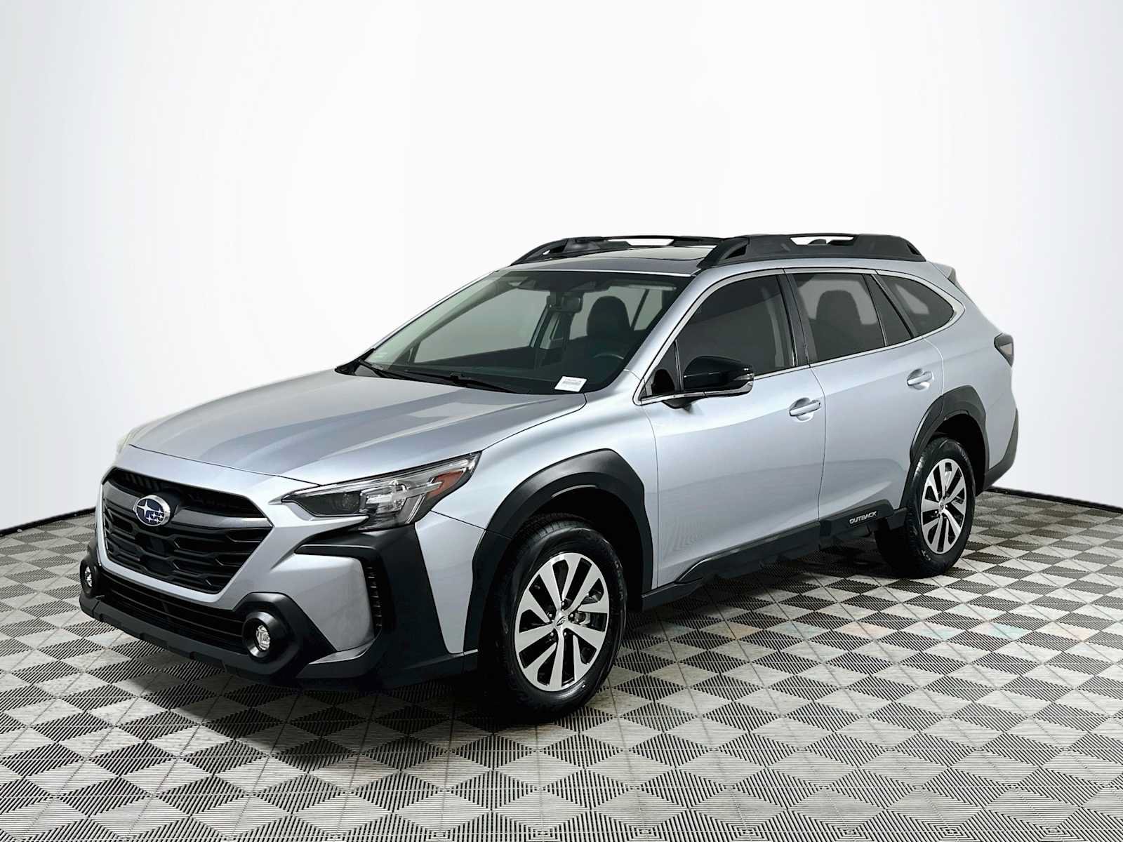 Certified 2025 Subaru Outback Premium AWD/4WD image 3