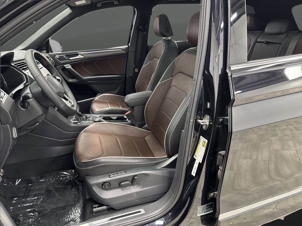 Used 2022 Volkswagen Tiguan SEL R-Line image 4