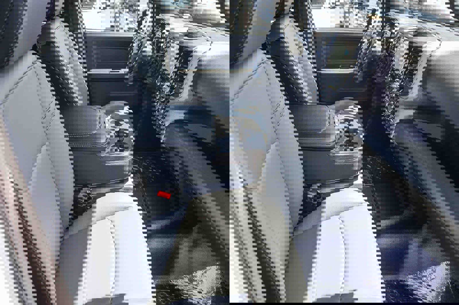 Used 2024 RAM 3500 Tradesman w/ Chrome Appearance Group image 13