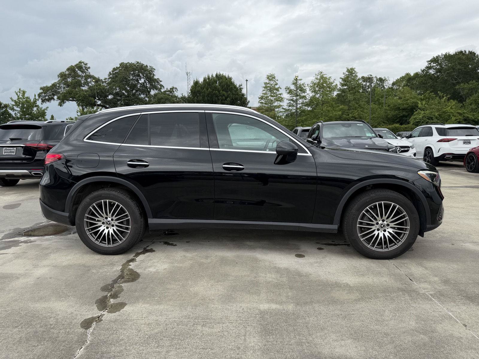 Used 2025 Mercedes-Benz GLC 300 4MATIC image 28