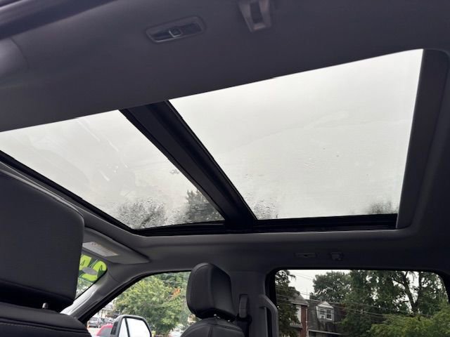 Used 2024 Ford F350 Lariat w/ Camper Package image 23