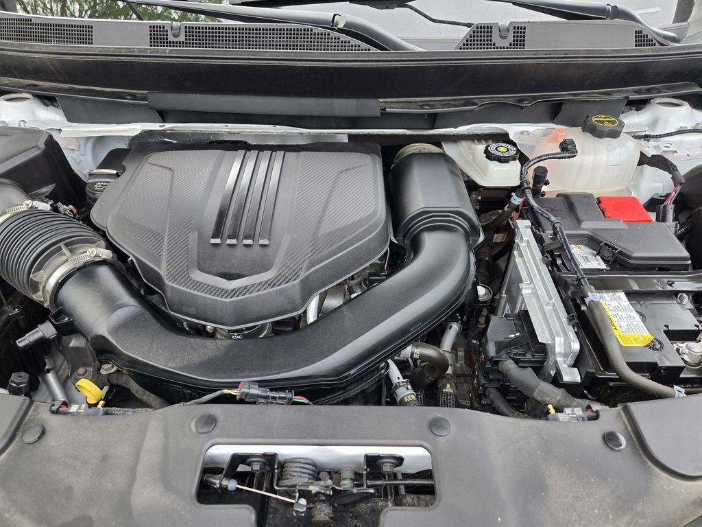 Used 2024 GMC Acadia AT4 w/ Luxury Package image 30