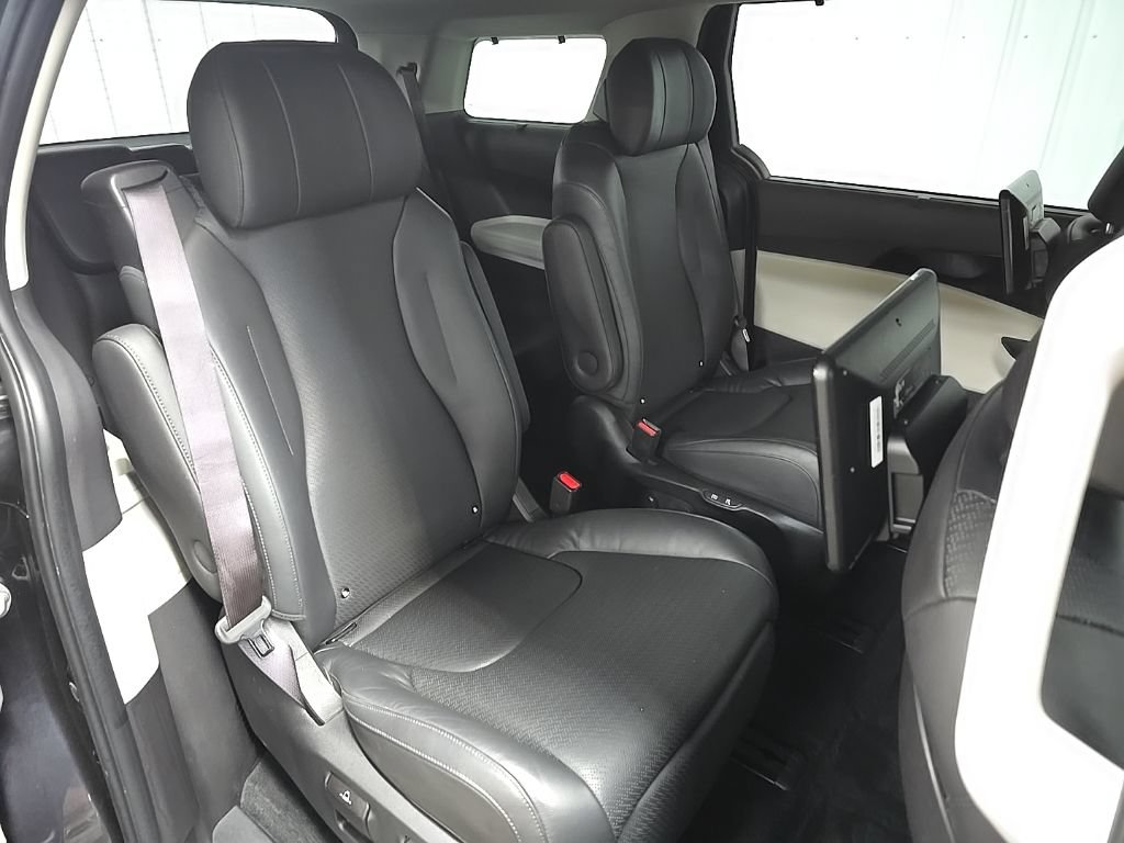 Used 2022 Kia Carnival SX Prestige FWD image 17