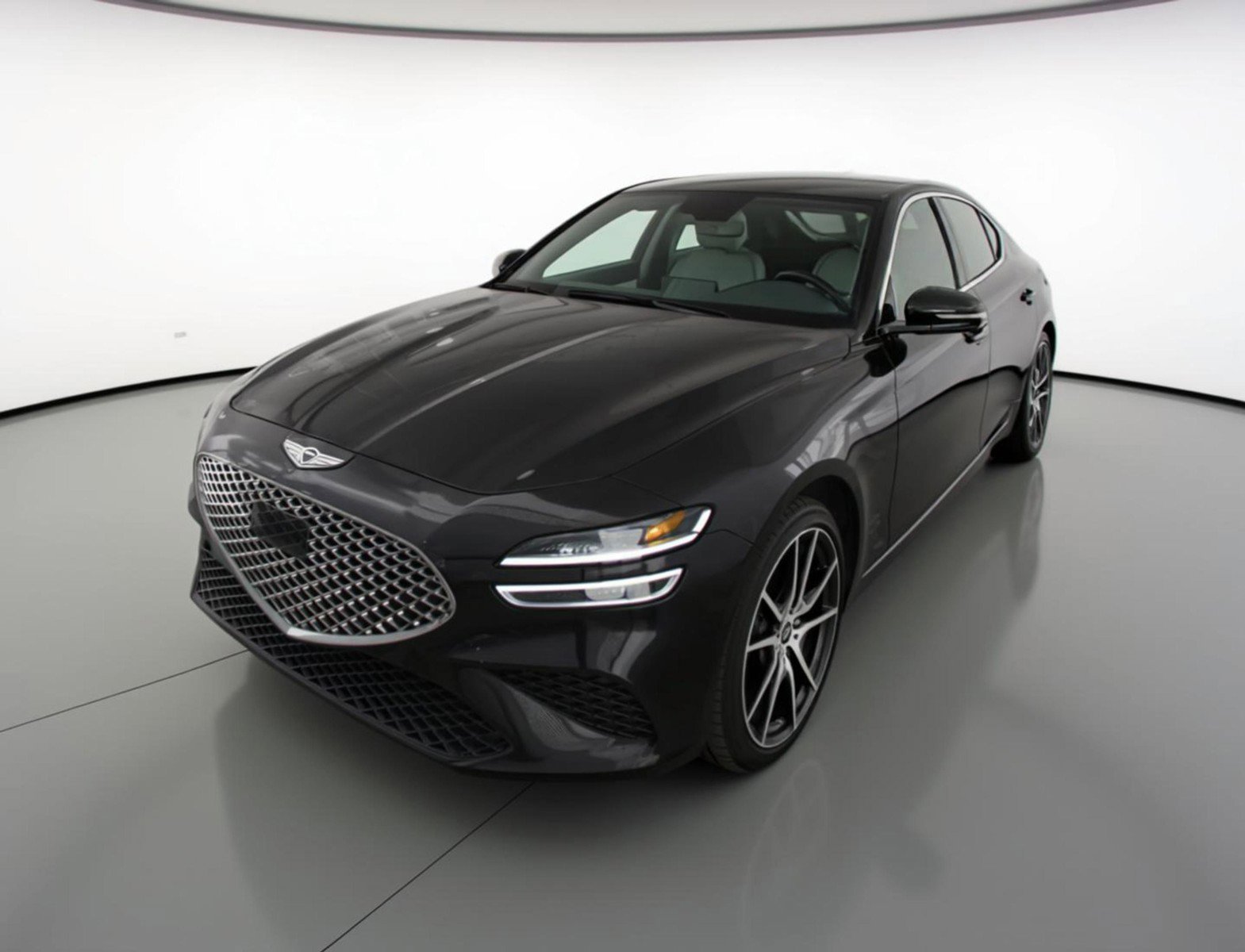 Used 2025 Genesis G70 2.5T AWD/4WD image 3