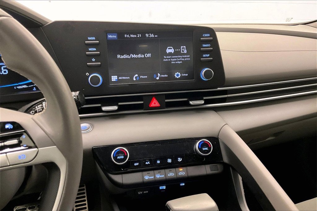 Certified 2025 Hyundai Elantra Sport image 5