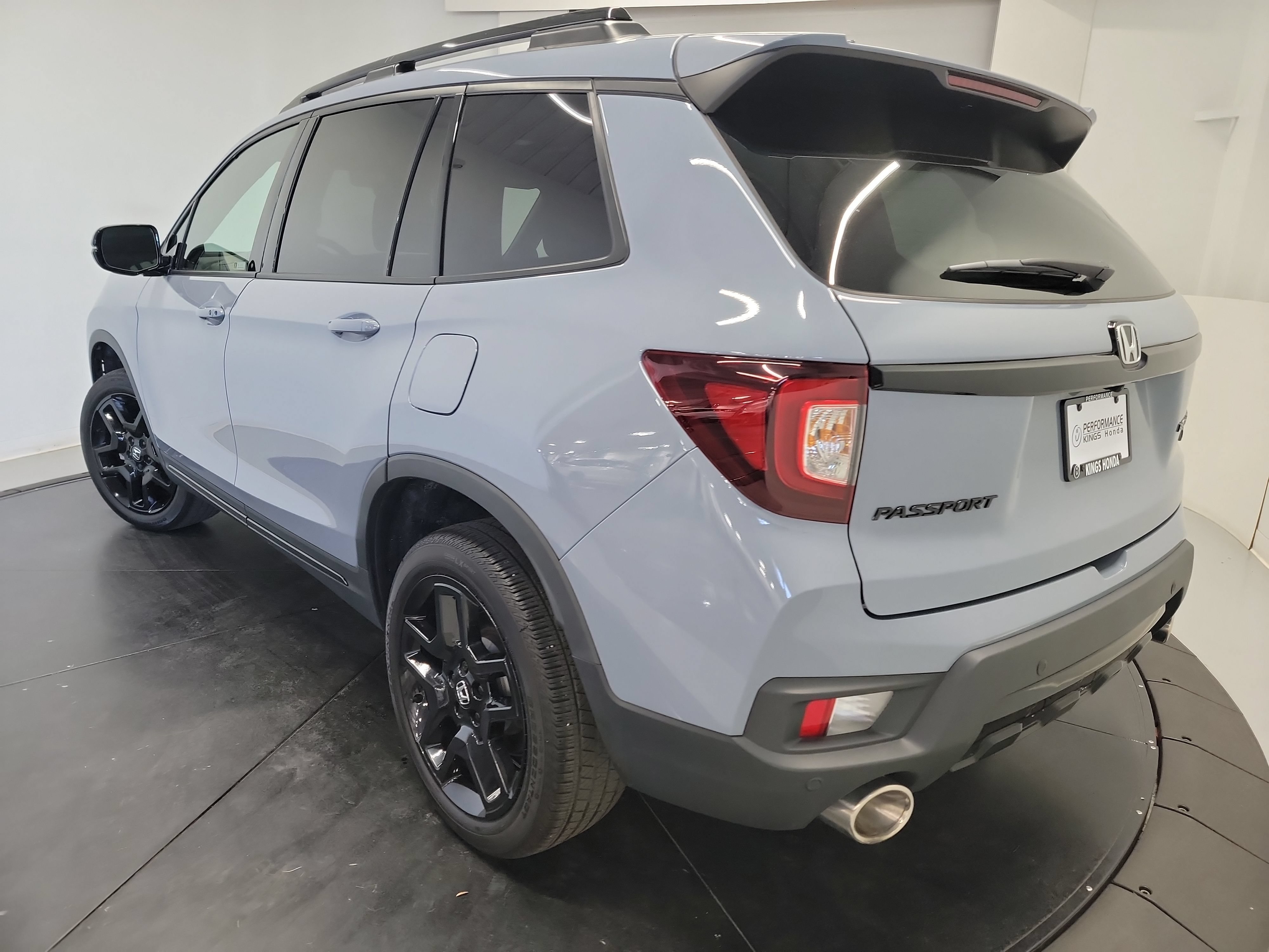 Used 2024 Honda Passport Black Edition image 6