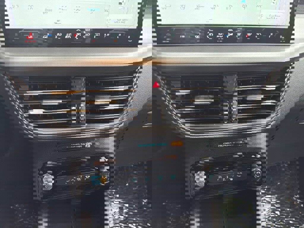 New 2025 Ford Escape SE image 28