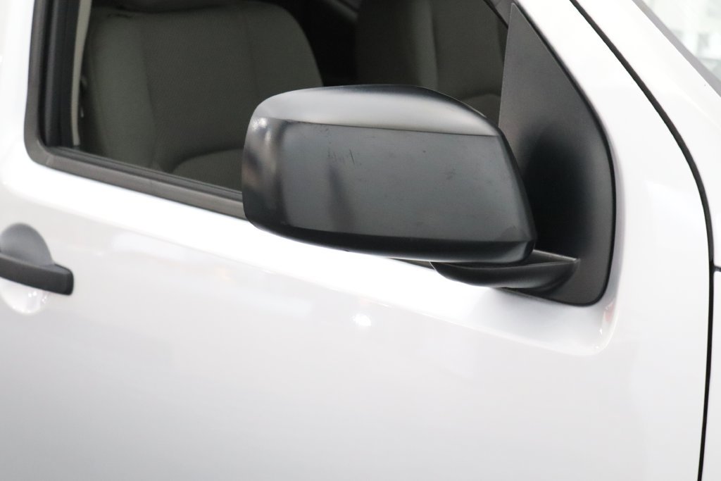 Used 2021 Nissan Frontier SV AWD/4WD image 9