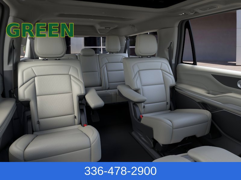 Used 2026 Lincoln Navigator L Reserve AWD/4WD image 11