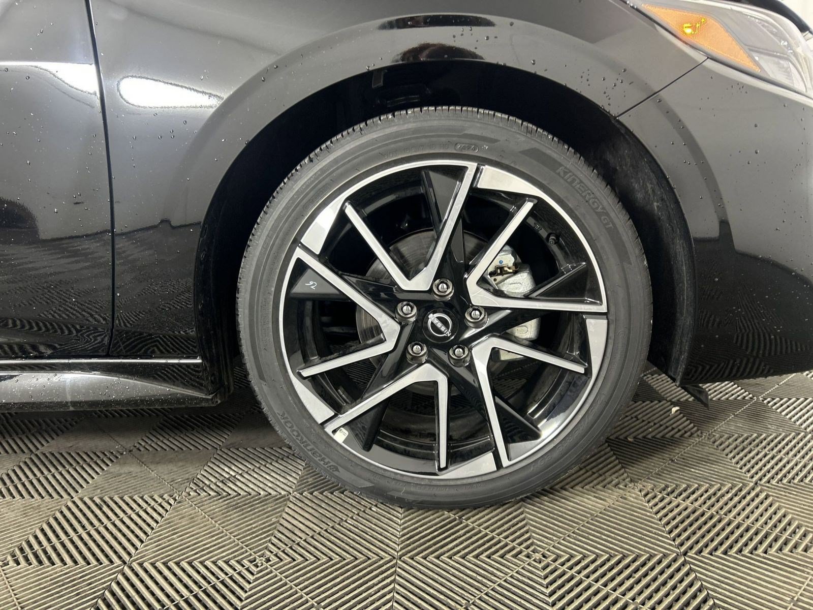New 2025 Nissan Sentra SR w/ SR Premium Package FWD image 45