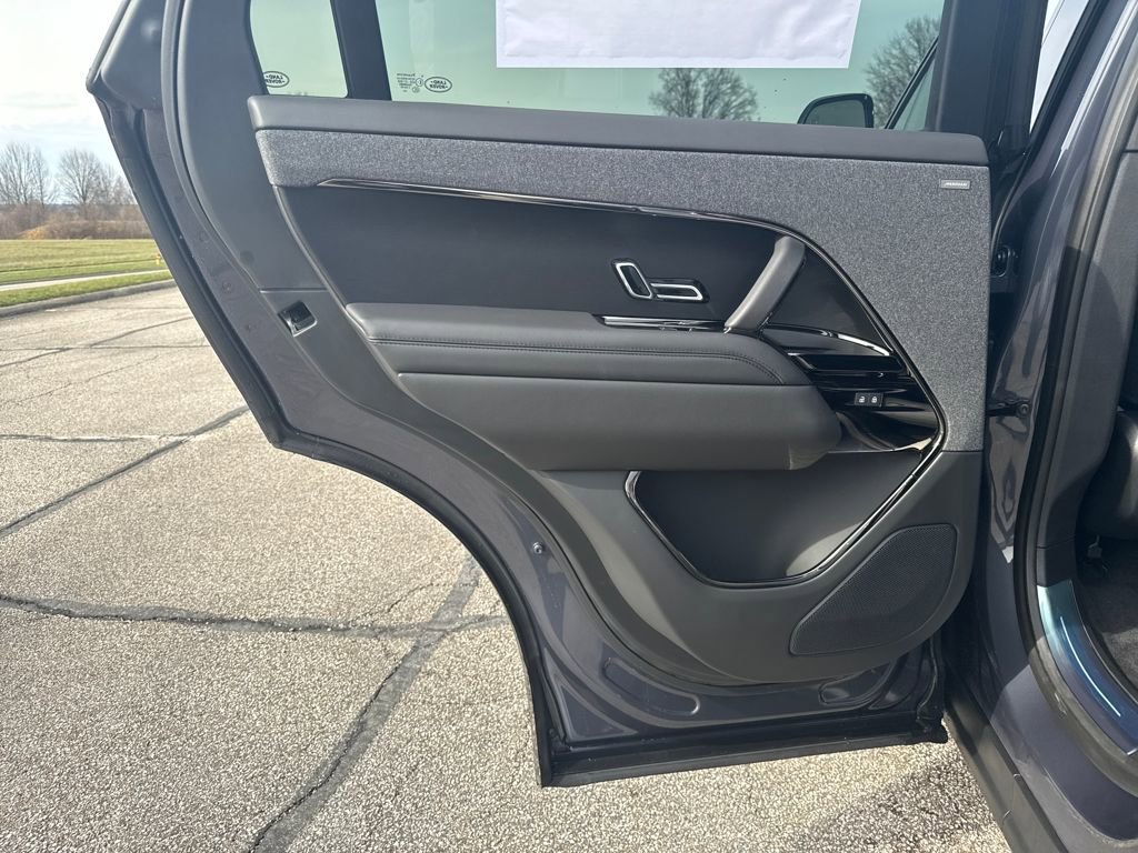 New 2026 Land Rover Range Rover Sport SE image 13