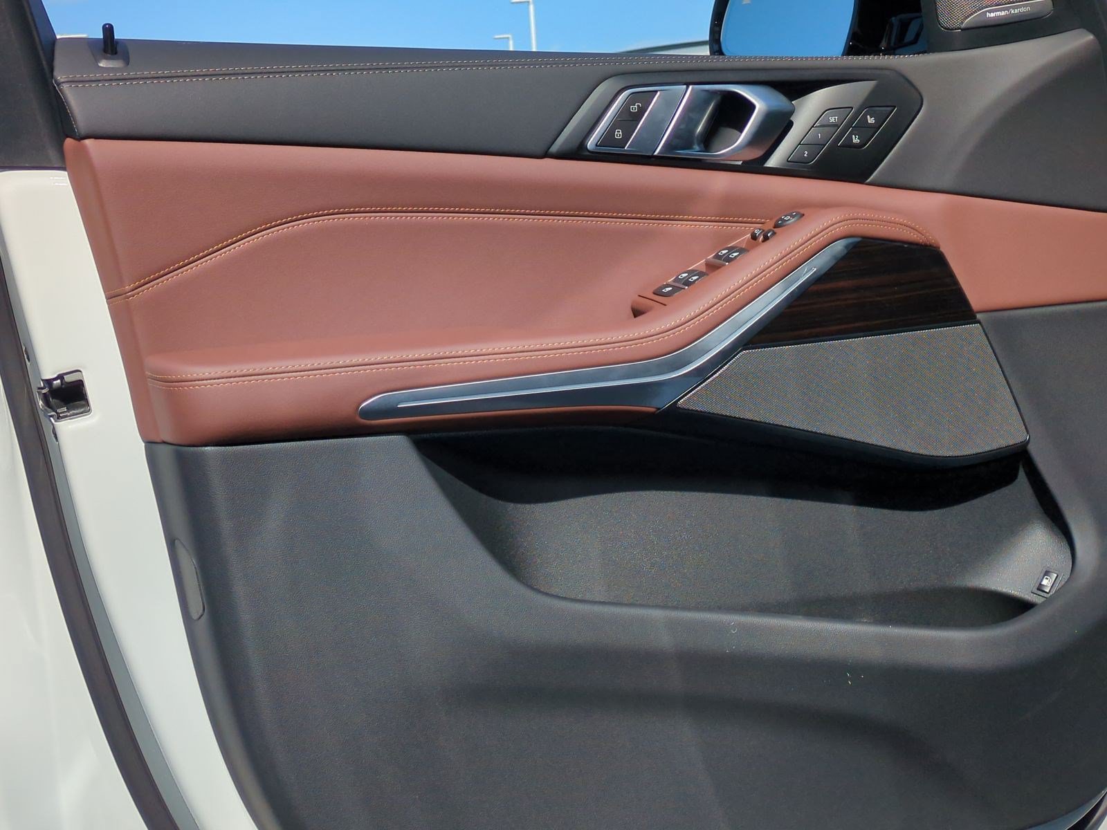 Used 2026 BMW X5 xDrive50e w/ M Sport Package AWD/4WD image 14