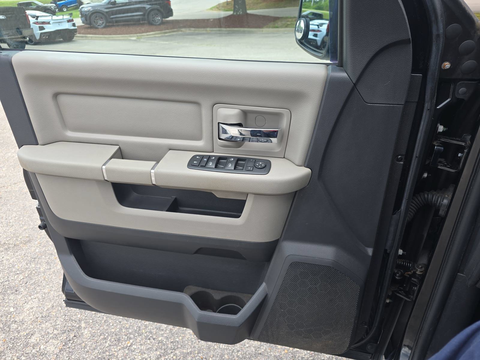 Used 2012 RAM 1500 Classic SLT AWD/4WD image 25