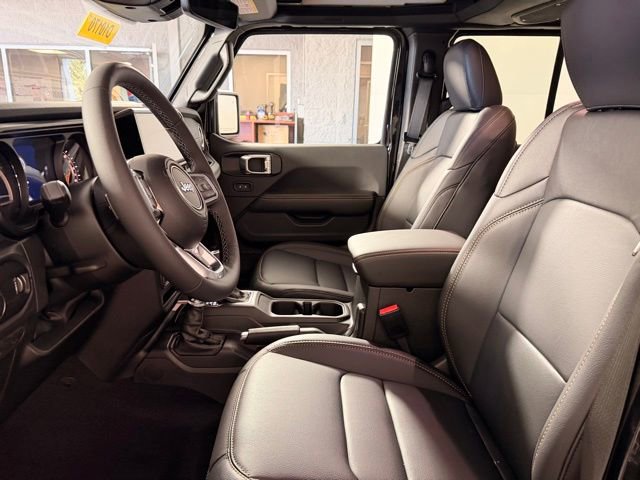 New 2026 Jeep Wrangler Unlimited Sahara AWD/4WD image 17