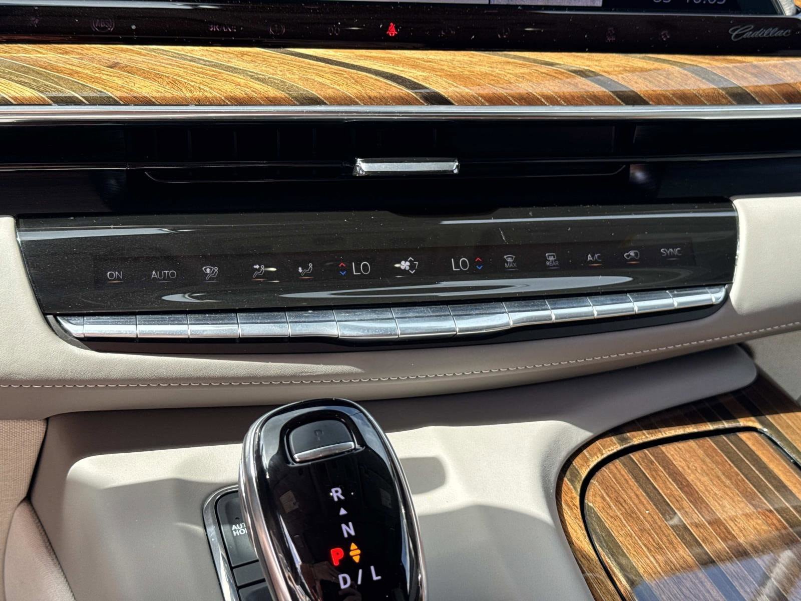 Certified 2023 Cadillac Escalade Premium Luxury Platinum AWD/4WD image 22