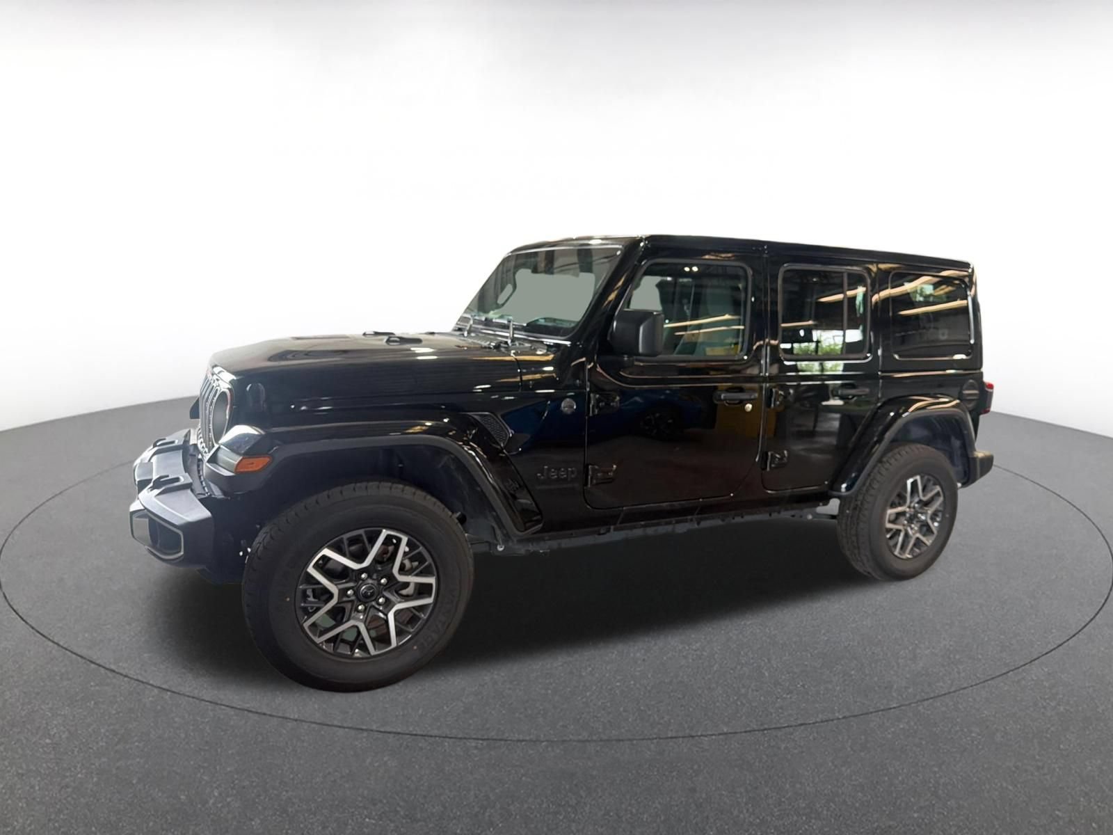 Used 2025 Jeep Wrangler Unlimited Sahara AWD/4WD image 4