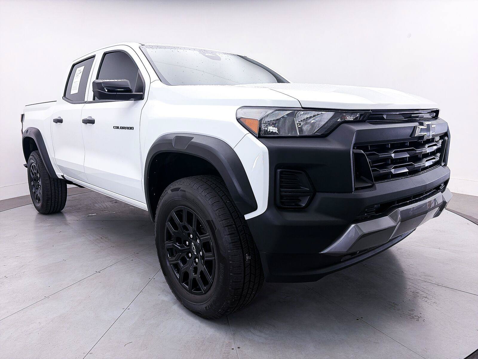 Used 2024 Chevrolet Colorado Trail Boss w/ Advanced Trailering Package AWD/4WD image 10