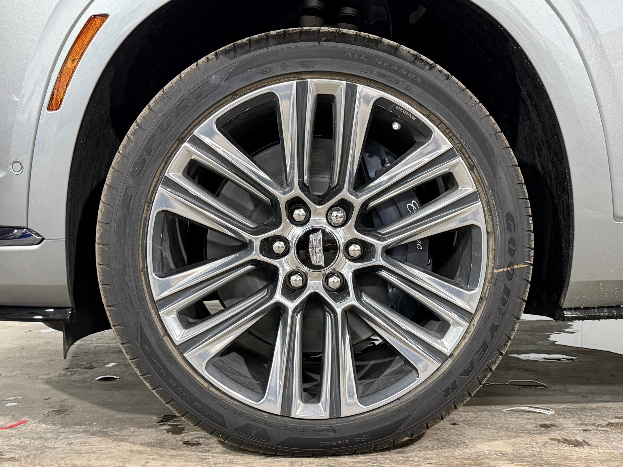 New 2026 Cadillac Vistiq Platinum AWD/4WD image 10
