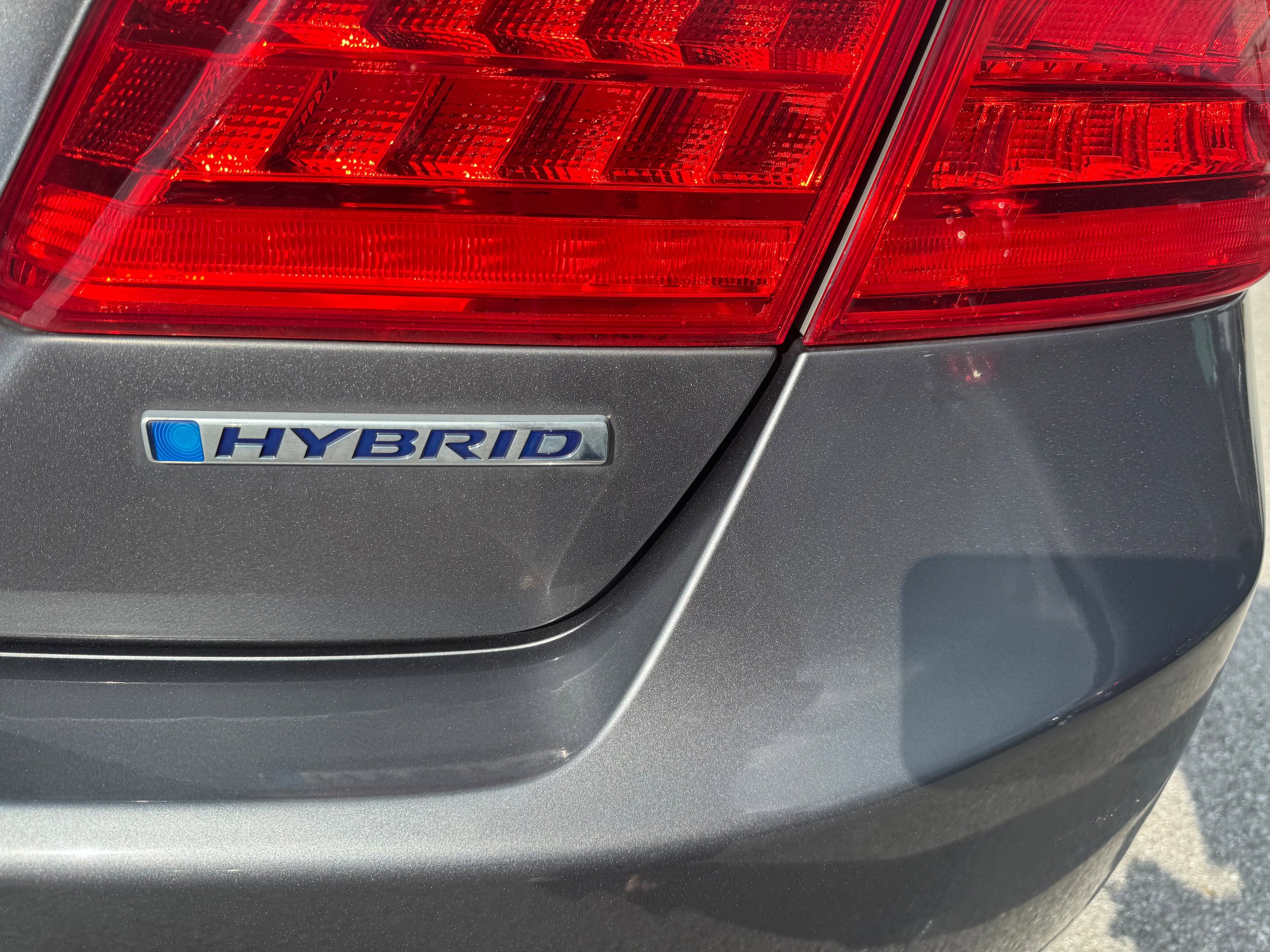 Used 2015 Honda Accord Hybrid Sedan image 2
