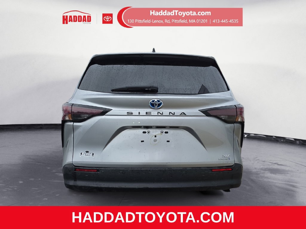 Used 2023 Toyota Sienna XLE FWD image 4