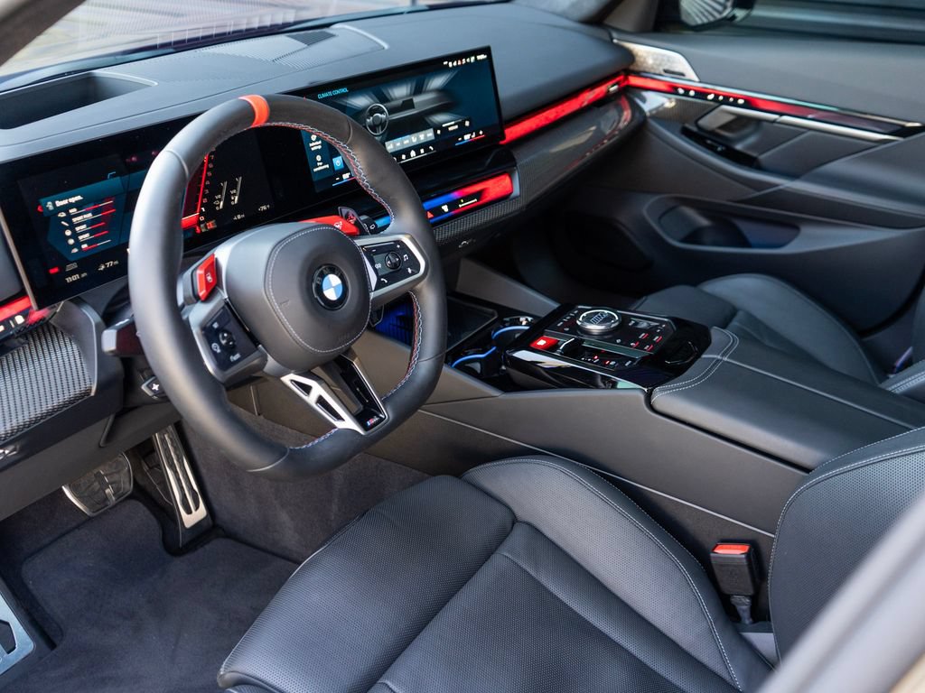 Used 2026 BMW M5 Touring AWD/4WD image 5