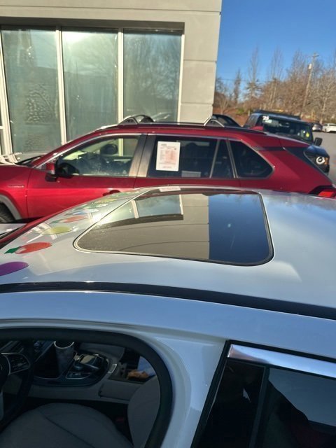 Used 2019 Mercedes-Benz E 300 4MATIC image 3