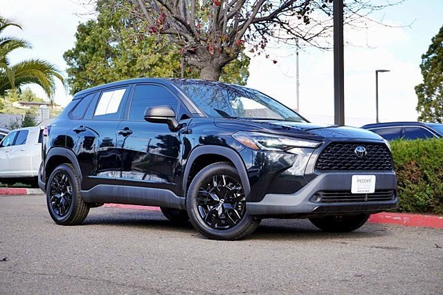 Used 2022 Toyota Corolla Cross L image 2