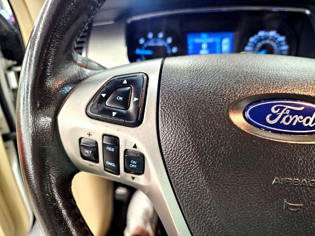 Used 2017 Ford Taurus SEL image 11