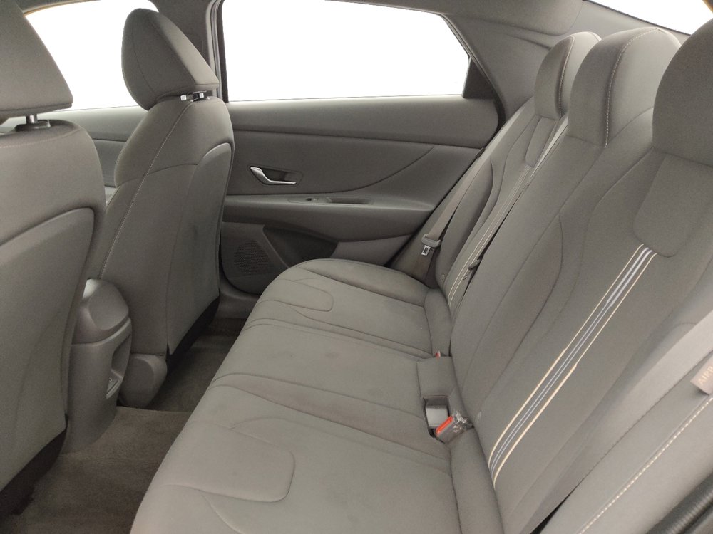 Used 2024 Hyundai Elantra SEL image 18