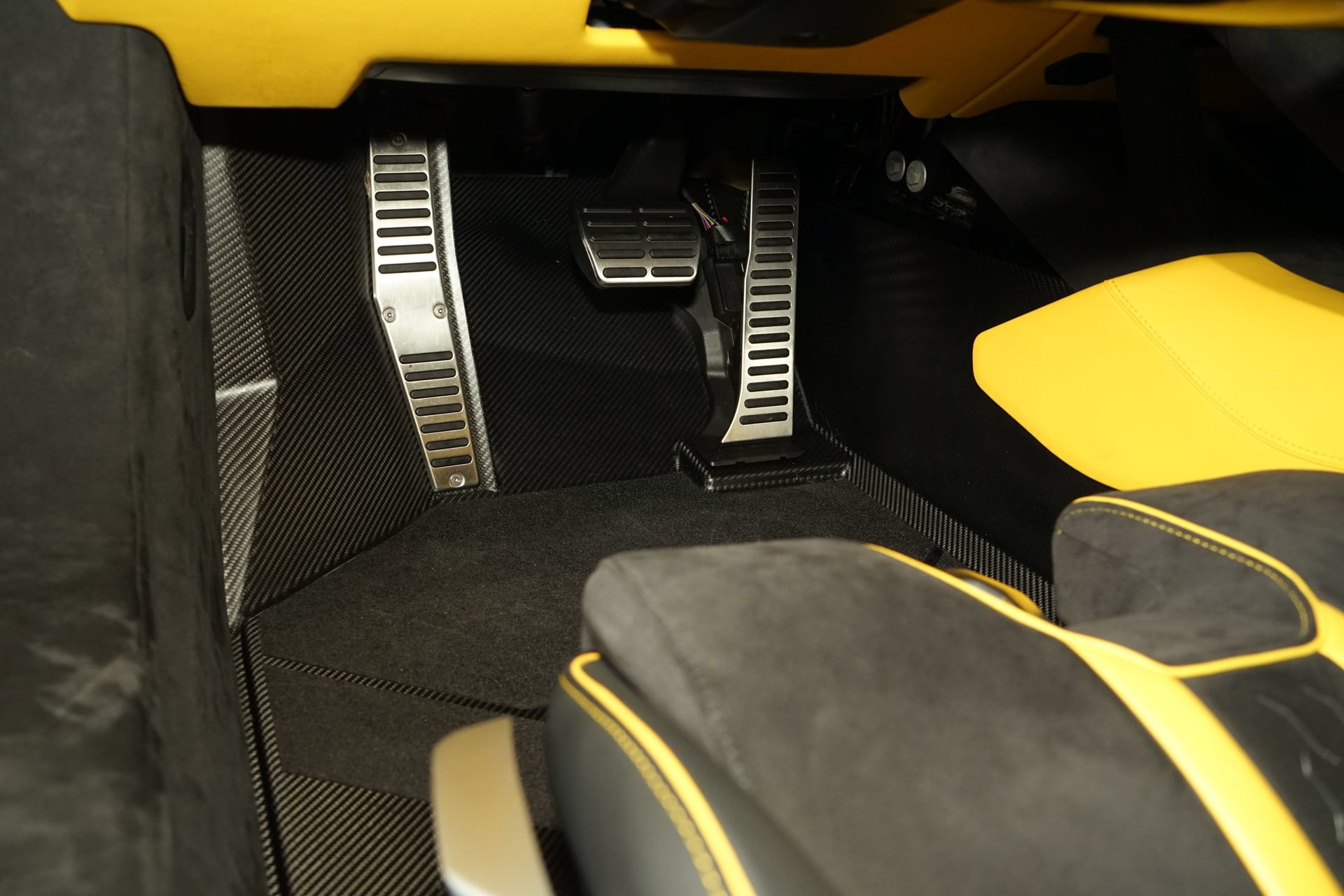 Used 2023 Lamborghini Huracan Tecnica RWD image 28