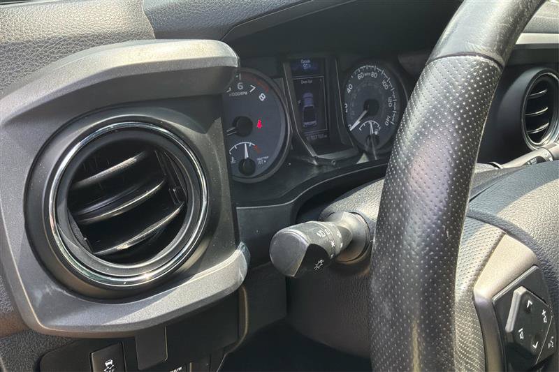 Used 2020 Toyota Tacoma TRD Off-Road AWD/4WD image 18