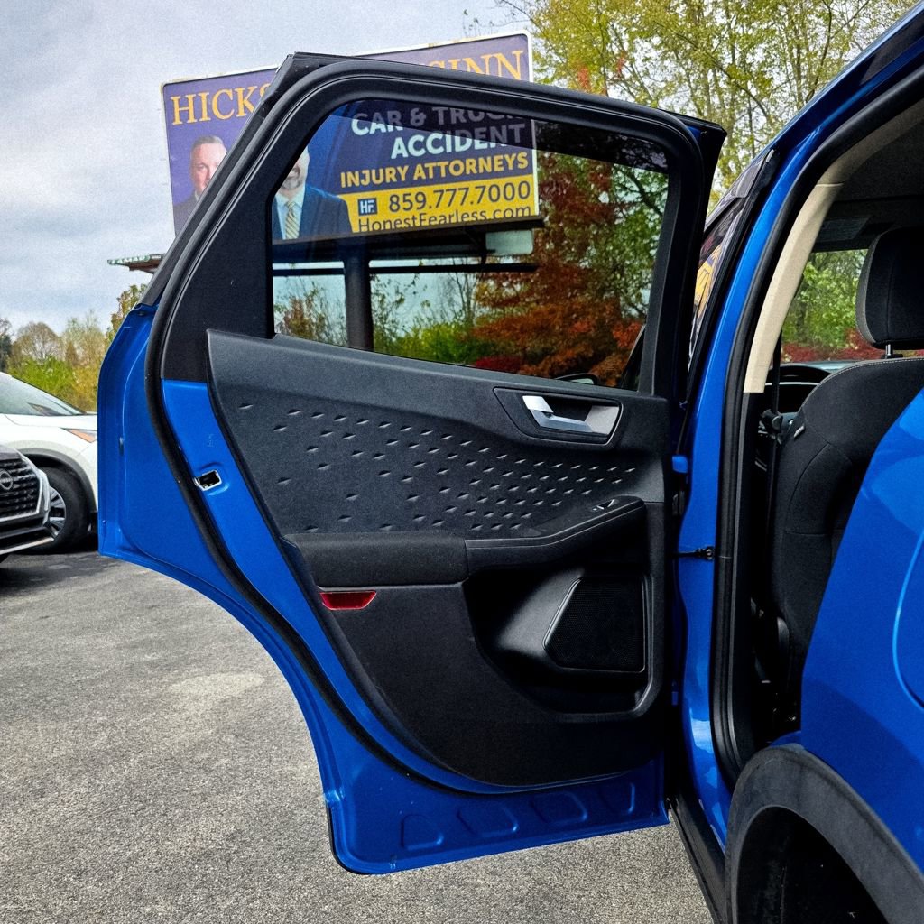 Used 2020 Ford Escape SE image 19