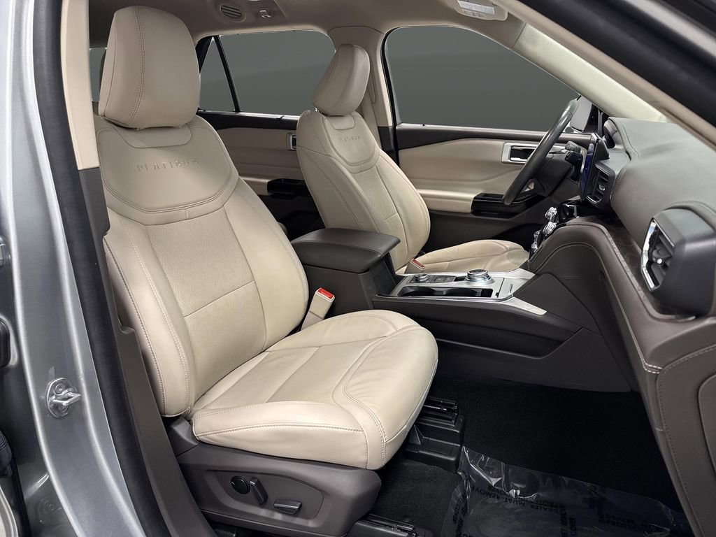 Used 2023 Ford Explorer Platinum w/ Class IV Trailer Tow Package image 31