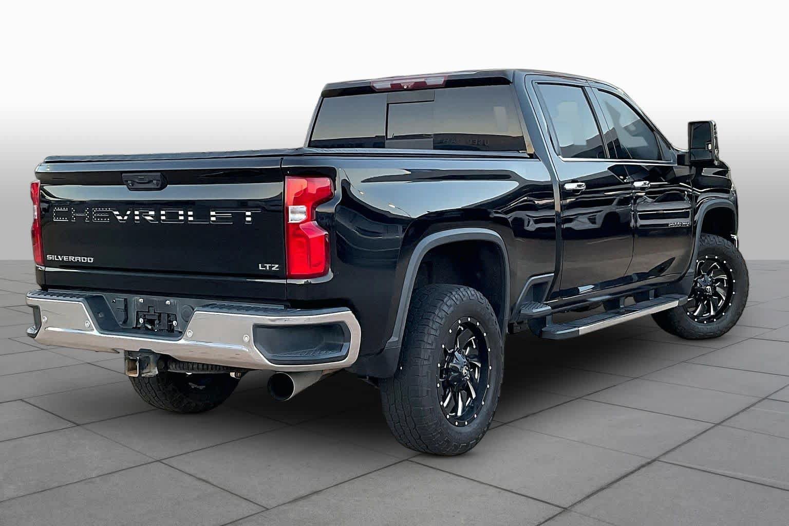 Used 2020 Chevrolet Silverado 2500 LTZ w/ LTZ Premium Package AWD/4WD image 14