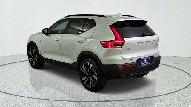 New 2026 Volvo XC40 B5 Plus w/ Protection Package Premier AWD/4WD image 6