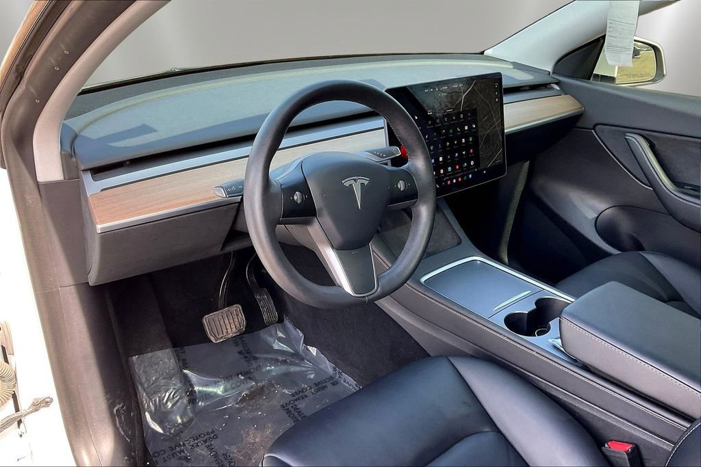 Used 2021 Tesla Model Y Long Range image 16