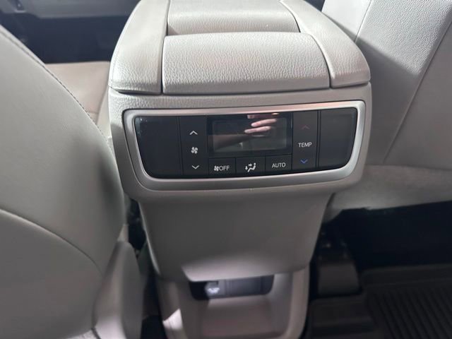 Used 2018 Toyota Highlander Limited AWD/4WD image 20