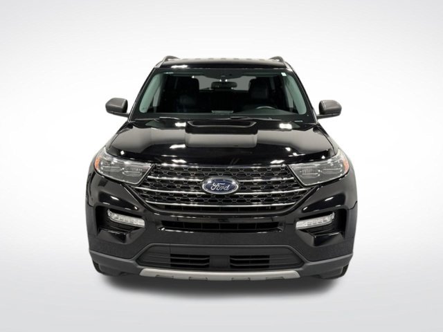 Used 2023 Ford Explorer XLT w/ Equipment Group 202A RWD image 3