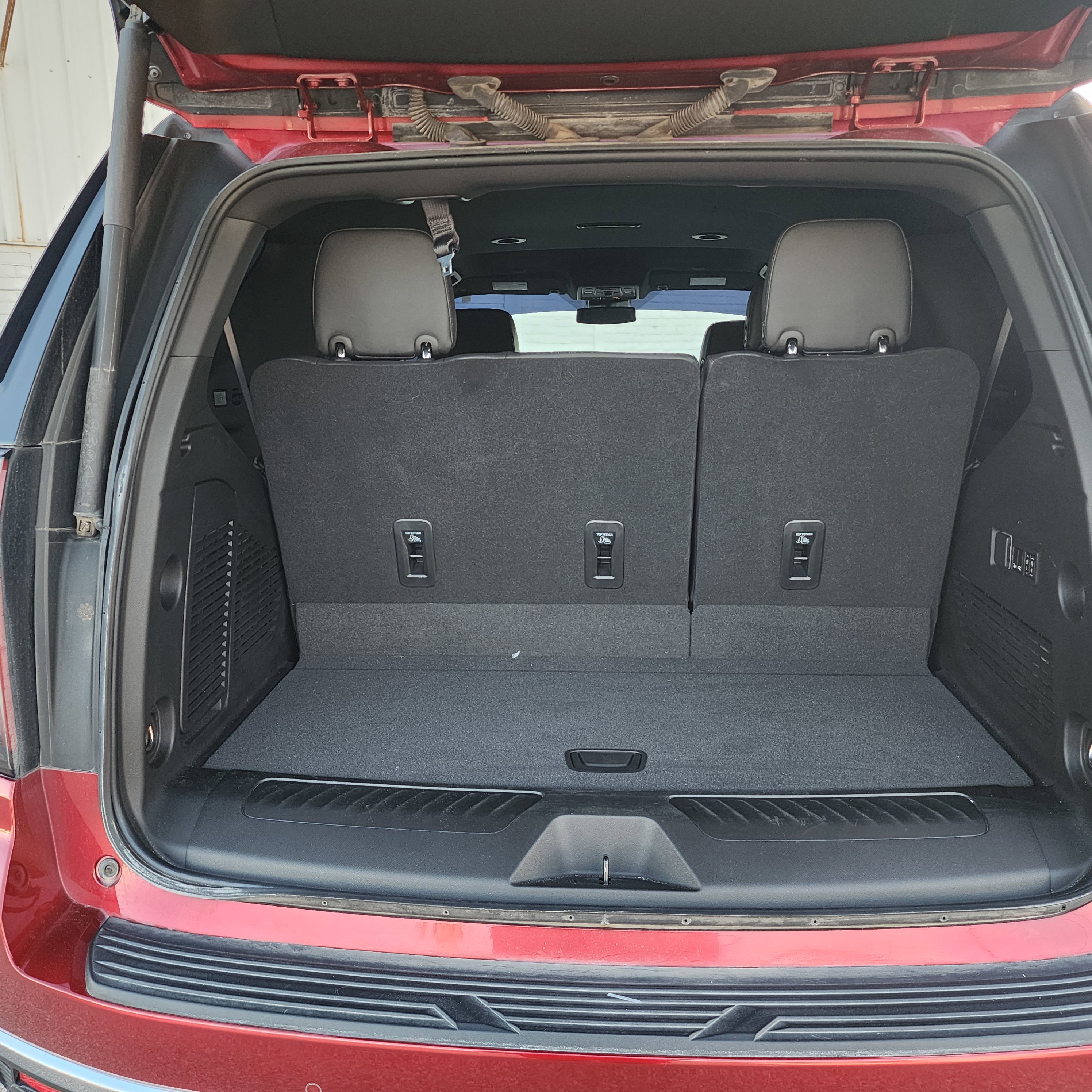 Used 2023 Chevrolet Tahoe LT w/ Luxury Package image 16